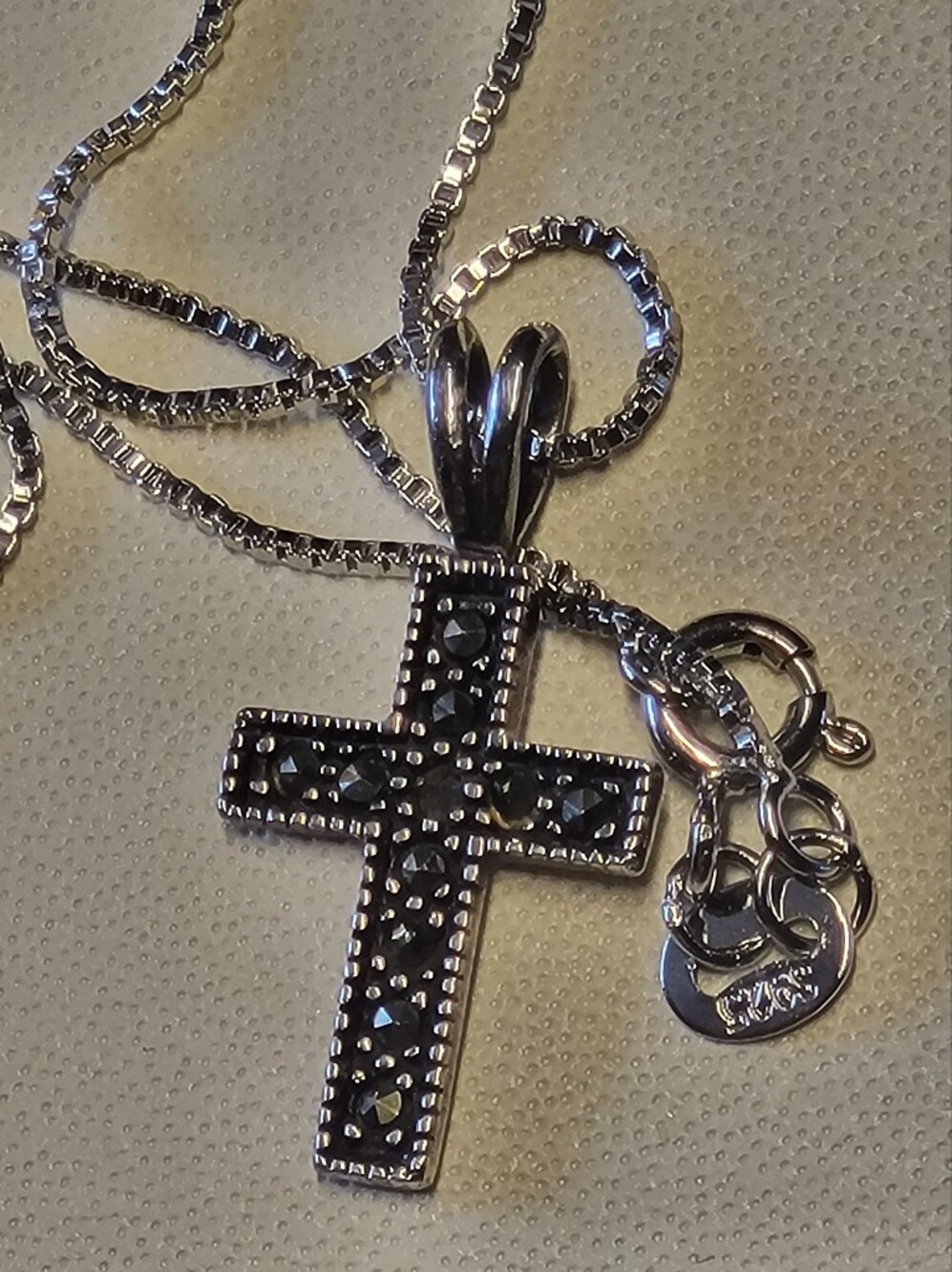 Vintage 925 Sterling Silver Marcasite Cross Pendant Necklace Box Chain Set